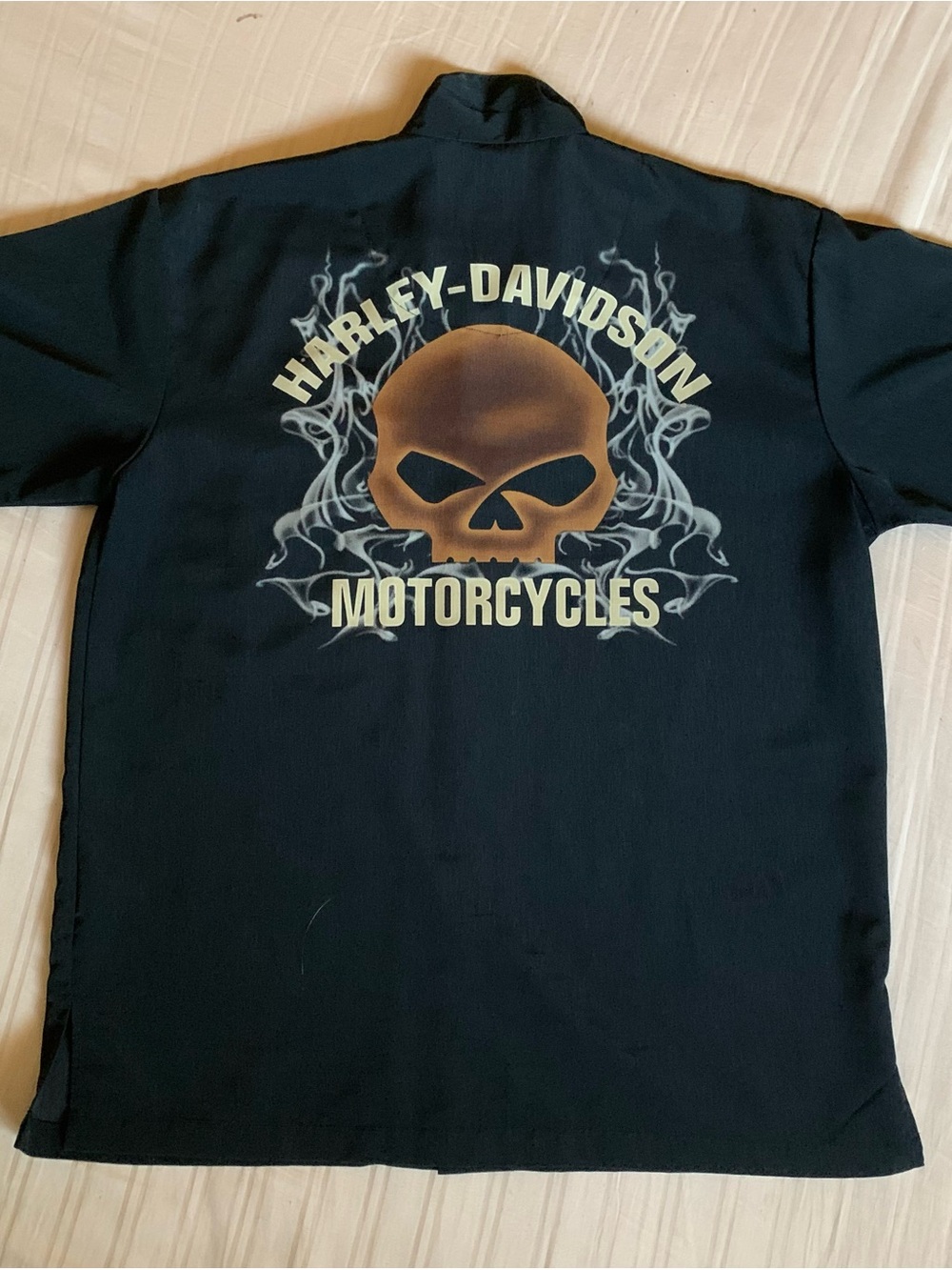 Harley-Davidson Black Short-Sleeve Shirt with Tan Skull & Gray Smoke Graphic y2k